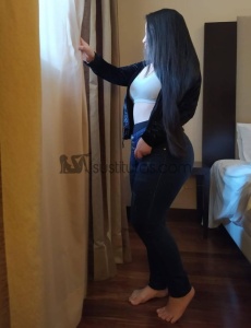 Carolina, soy una chica latina que busca chicos divertidos para pasar un momento inolvidable, realizo masajes relajantes