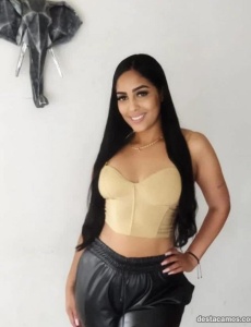 Sofia , jovencita colombiana cariñosa y elegante
