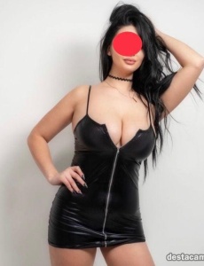 Morena guapa alta muy completa