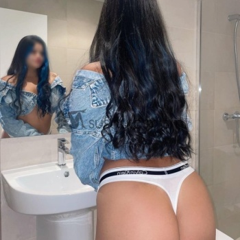 Hola me llamo valery, soy una chica muy simpática, guapa, alegre y divertida, Alicante