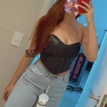 Hola soy fernanda, una chica joven pelirroja de 28 años brasileña, soy alegre, cariñosa, divertida y apasionada, Alicante