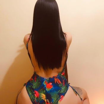 Linda latina con cuerpazo curvi, Benidorm