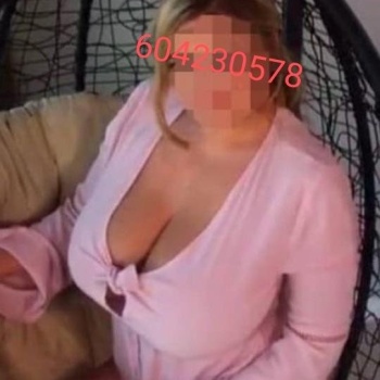 Rubia madurita exuberante, Benidorm