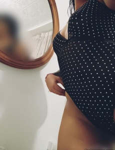 Tania simpática dama