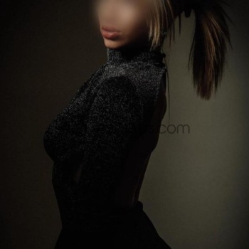 Hola mi nombre es charlotte, soy entrenadora fitness, Alicante