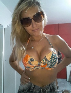 Violeta.. Chica alegre y divertida!!