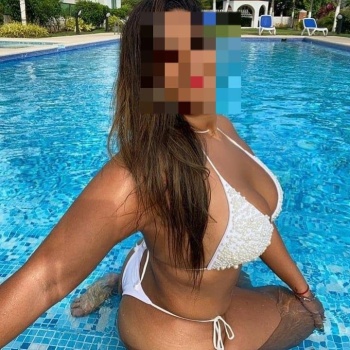Carla , un monumento de mujer…, Benidorm