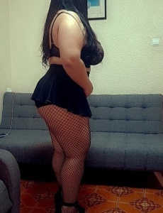 Jovencita traviesa cariñosa