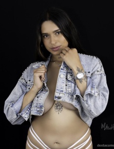 Hola soy muriel soy colombiana joven descuento noche completa