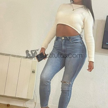 Me llamo pamela, soy una chica jovencita de venezuela con una piel morena preciosa, Alicante