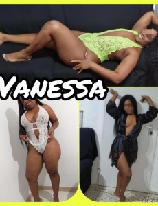 Grupo de señoritas súper elegantes están en student