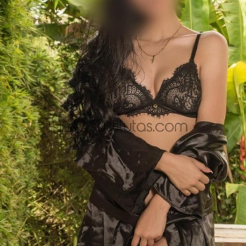 Me llamo rocío, soy una colombiana blanquita de piel, delgadita y alta, Elche