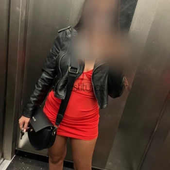 Hola mi cariño, soy una fantástica chica brasileña dispuesta a brindarte los mejores masajes, Alicante