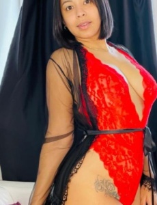 Morena latina guapa en torrevieja