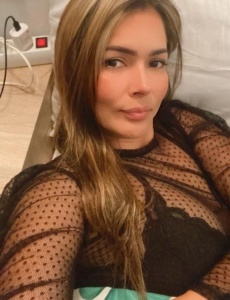 Joven atenta y cariÑosa para compaÑÍa de lujo y felicidad