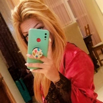 Linda chica latina de paso por la ciudad, Alicante