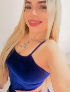 Camila  joven acompañante venezolana de lujo para los mejores momentos