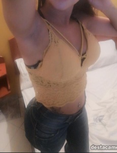 Morenita jovencita (somos 3amigas)