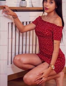 Yasmina 20 años súper implicada y con ganas de pasarlo bien