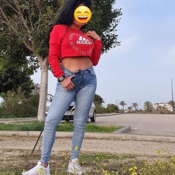 Una chica única. Canaria divertida., Guardamar del Segura