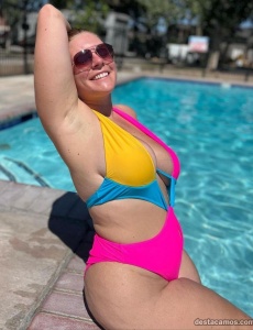 Zoe encantadora y agradable excelente compañía