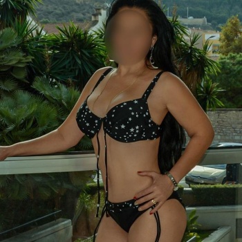 Latina cariñosa y divertida con un cuerpazo, Benidorm