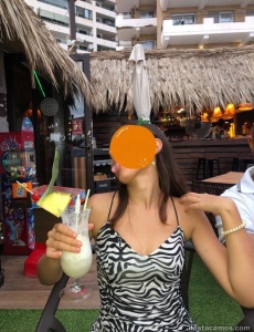 Cariñosa con ganas de algo emocionante.