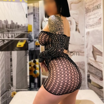 Mi nombre es lucía, una colombiana jovencita, blanquita de piel, tatuada y muy sexy, Elche