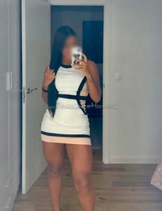 Renata chica extrovertida