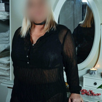 María, masajista independiente, Alicante