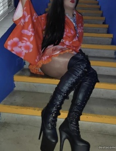 Travesti alba femenina guapa