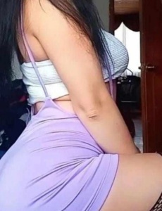 Chica cariniosa elche