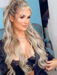 Eli colombiana muy guapa