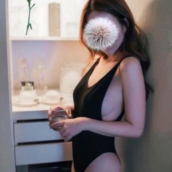 Con chicas asiaticas guapas jovenes alegres y divertidas mucho, Alicante