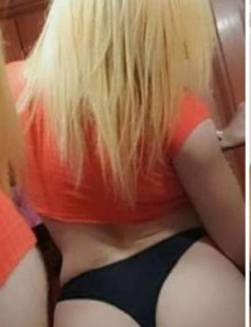 Implicada guapa colombiana sexy apasiomada con todos los juguetes