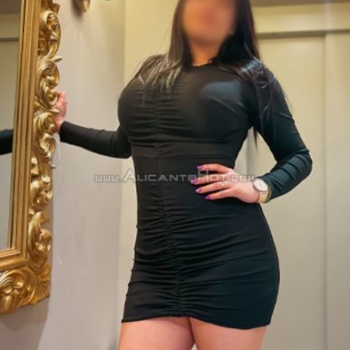 Yessica chica curvy, Elche