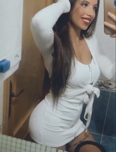 Jovencita estudiante con ganas de pasarlo bien️