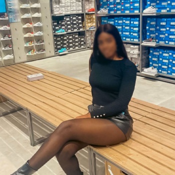 Kim, morenaza de colombia, Elche