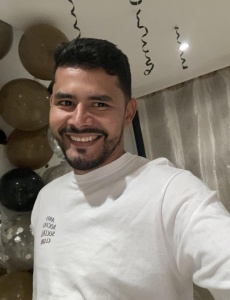 Ven y sal de tu rutina. Tengo un delicioso masaje para ti.