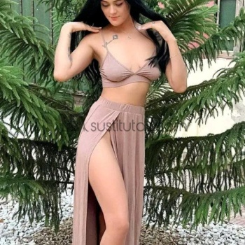 Hola soy emily, latina de 22 años, me gusta vivir intensamente la vida y conocer gente con buen rollo, Alicante