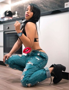 Natália pequeña colombiana