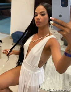 Dulce. Guapisima modelo super morenaza,simpatica,divertida y cariÑosa con ganas de nuevas experienciasdenia