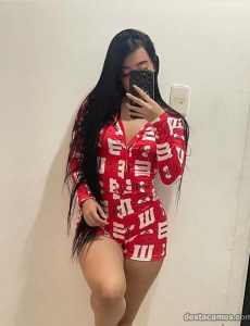 Paisa colombiana con manos suaves