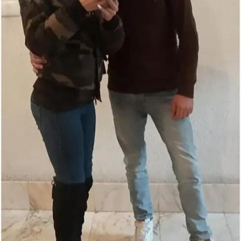 Pareja para videollamadas y venta de fotos y videos, Orihuela