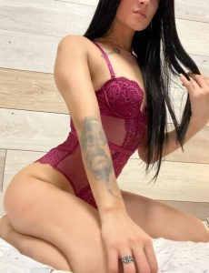 Emily latina exquisita con un trato de lujo ven a conocerme