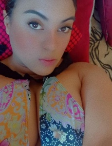Chica española con sitio