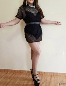 Travesti joven sin operar ð