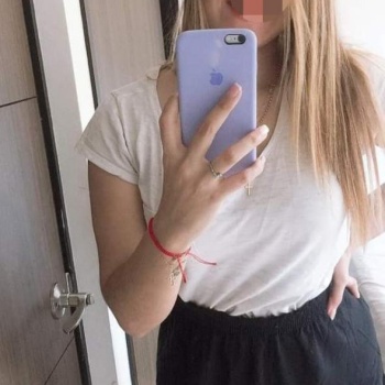 Novedad en alicante jovencita rubia guapa ofrece masajes, Denia