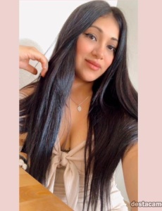 Novedad particular jovencita latina