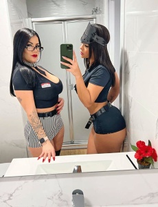 2 amigas masajista